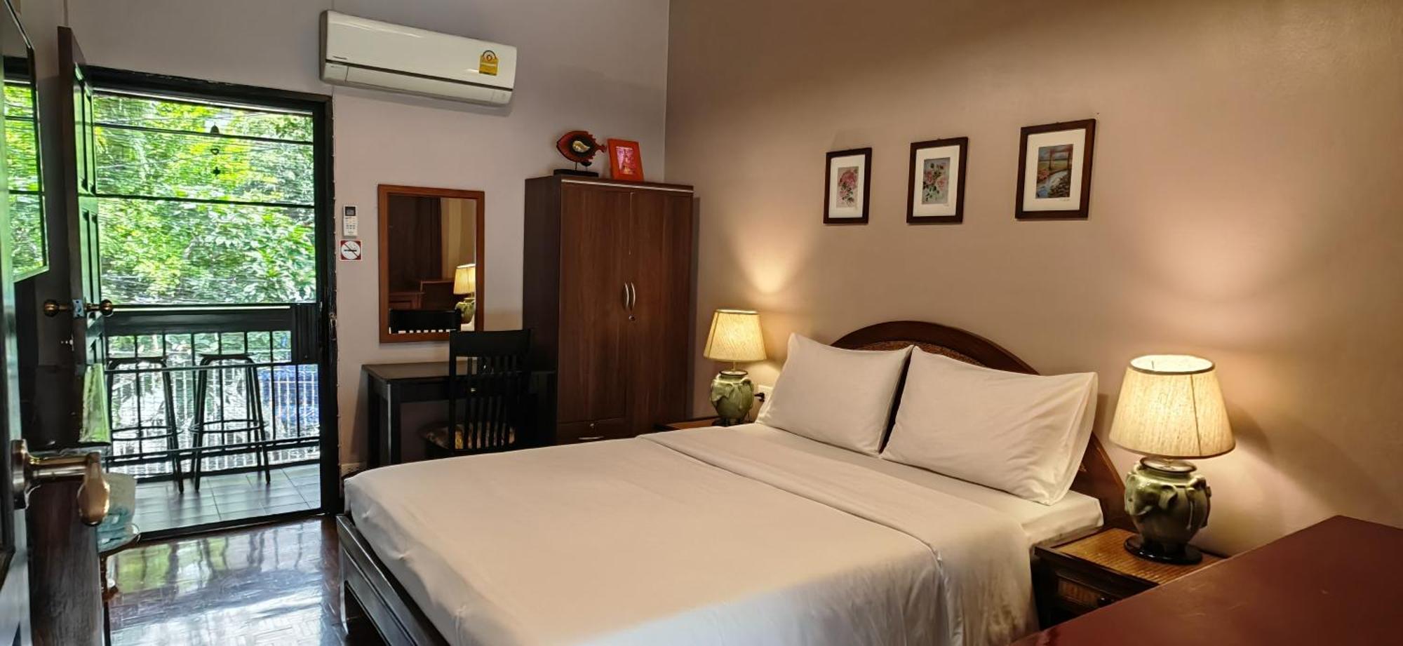 Hoh Guesthouse Chiang Mai Bagian luar foto