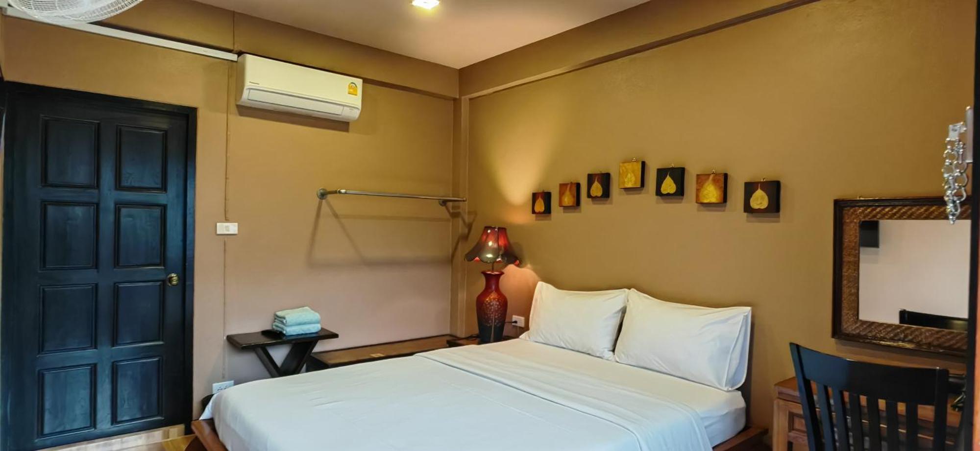 Hoh Guesthouse Chiang Mai Bagian luar foto